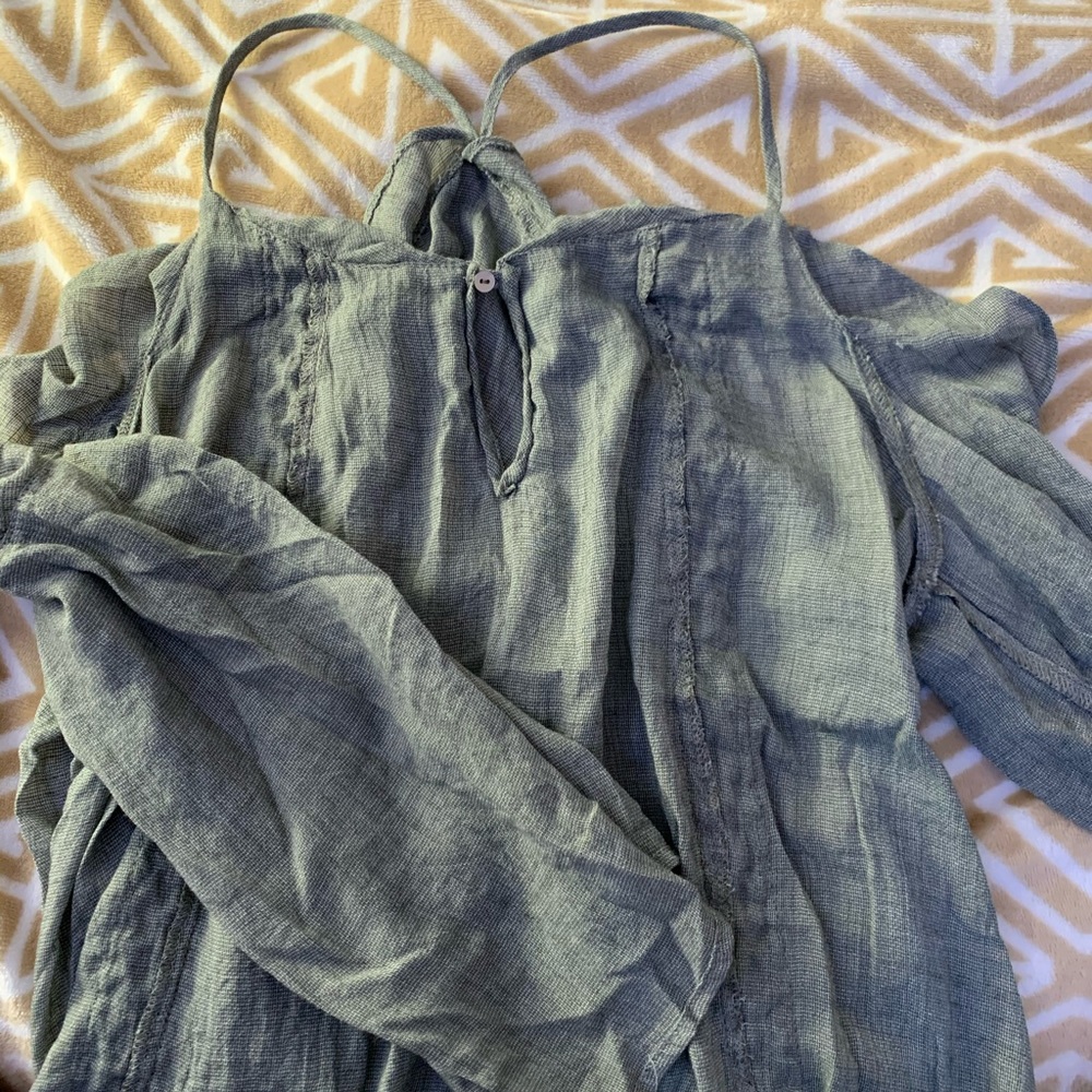 🎉3/$13 Cold Shoulder Blouse